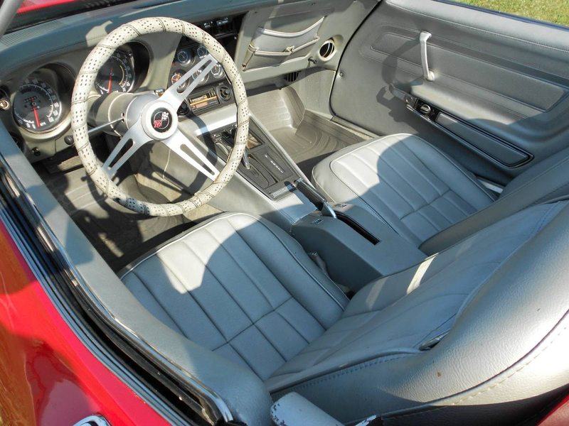Illustration for article titled For $13,000, This 1974 Chevy Corvette Has The Week’s Most Interesting Interior